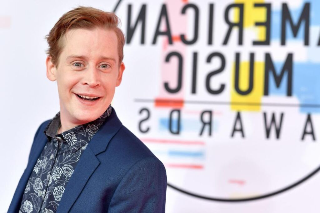 Macaulay Culkin n’a pas été autorisé à utiliser des cartes de repère lorsqu’il a animé « Saturday Night Live » à 11 ans