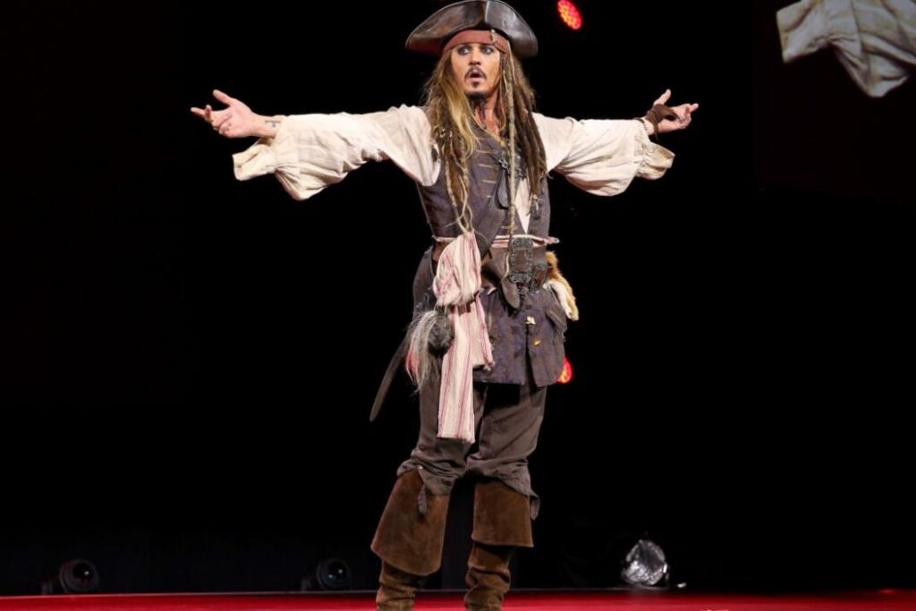 La chanson de Jack Sparrow de « Pirates des Caraïbes » a commencé avec seulement 3 notes La chanson de Jack Sparrow de « Pirates des Caraïbes » a commencé avec seulement 3 notes