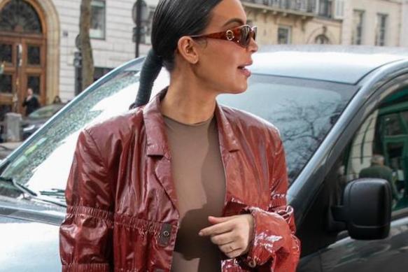 La première voiture de Kim Kardashian West était un cadeau spécial de son père La première voiture de Kim Kardashian West était un cadeau spécial de son père
