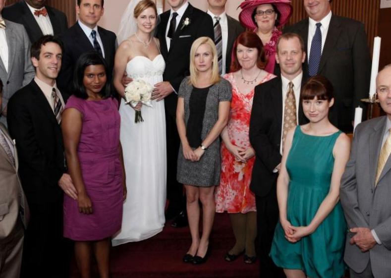 « Le bureau : » Le mariage de Jim et Pam a presque inclus une scène sombre avec Dwight au lieu de la danse dans l’allée « Le bureau : » Le mariage de Jim et Pam a presque inclus une scène sombre avec Dwight au lieu de la danse dans l’allée