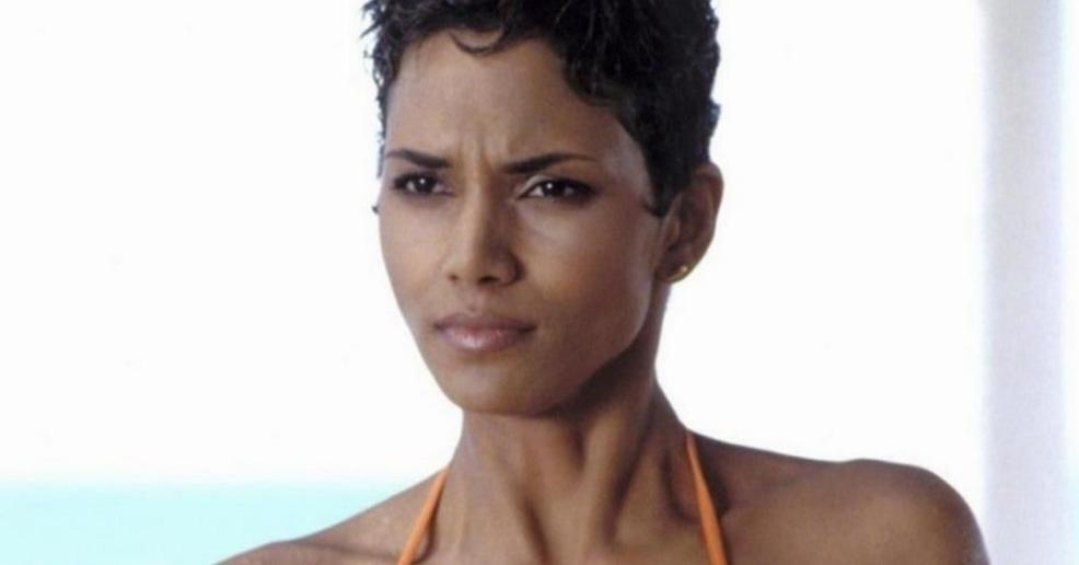 Halle Berry dans le film de science-fiction Moonfall Halle Berry dans le film de science-fiction Moonfall