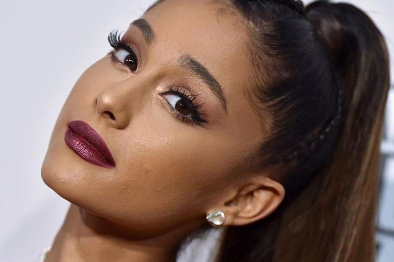 Le copain d’Ariana Grande, Dalton Gomez, fait un camée dans la marketing «Rain On Me» Le copain d’Ariana Grande, Dalton Gomez, fait un camée dans la marketing «Rain On Me»