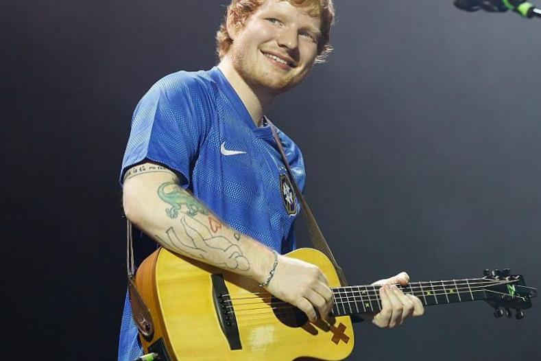 Ed Sheeran n’a obtenu sa licence qu’à l’âge de 24 ans Ed Sheeran n’a obtenu sa licence qu’à l’âge de 24 ans