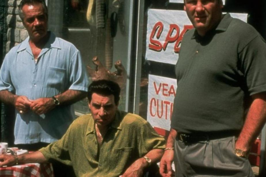 Pourquoi Tony Sirico aurait des problèmes avec les costumes de Paulie Walnuts Pourquoi Tony Sirico aurait des problèmes avec les costumes de Paulie Walnuts