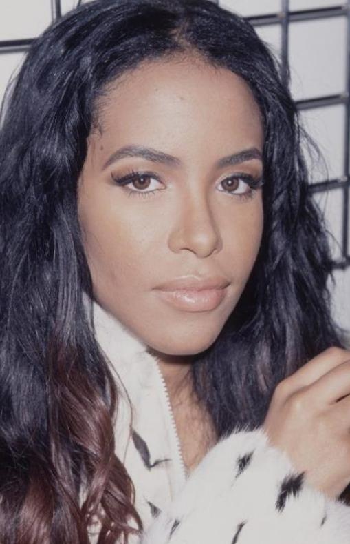Aaliyah n’avait qu’une seule chanson n ° 1 sur le palmarès Incredibly hot 100 de Billboard mais beaucoup de succès sur le palmarès R&B / Hip-Hop