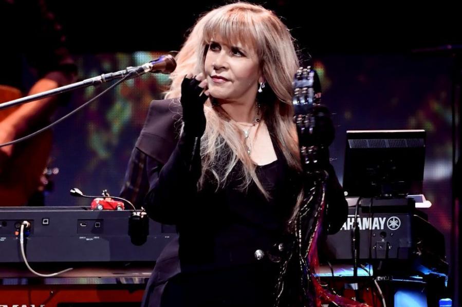 Stevie Nicks dit qu’elle n’est pas une sorcière Stevie Nicks dit qu’elle n’est pas une sorcière