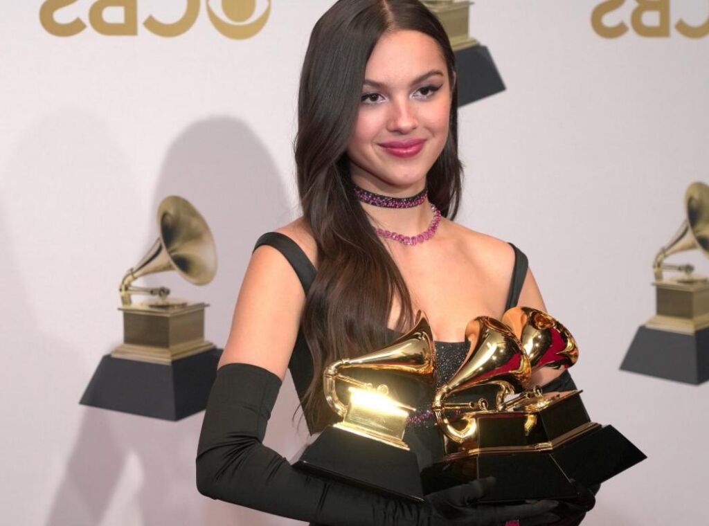 Olivia Rodrigo partage sa chambre préférée dans son appartement Olivia Rodrigo partage sa chambre préférée dans son appartement