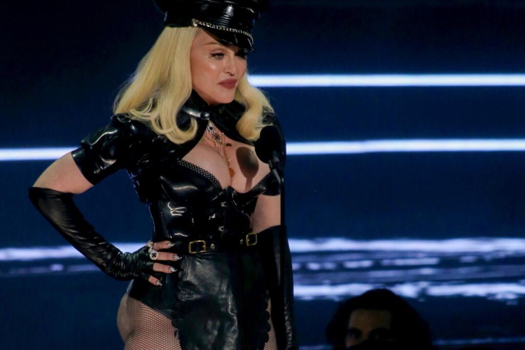 Madonna dévoile des remix de club inédits pour une nouvelle compilation massive Madonna dévoile des remix de club inédits pour une nouvelle compilation massive