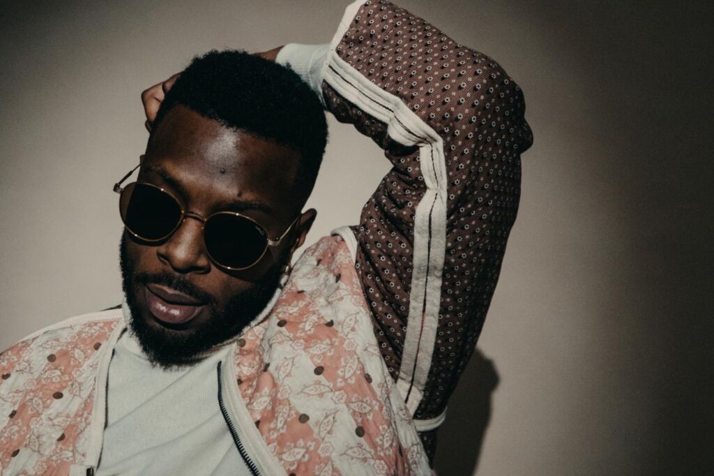 Isaiah Rashad dit qu’il s’identifie comme « sexuellement fluide »