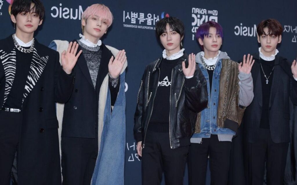 Soobin veut que TXT fasse de la « musique qui apporte plus de confort aux gens » Soobin veut que TXT fasse de la « musique qui apporte plus de confort aux gens »