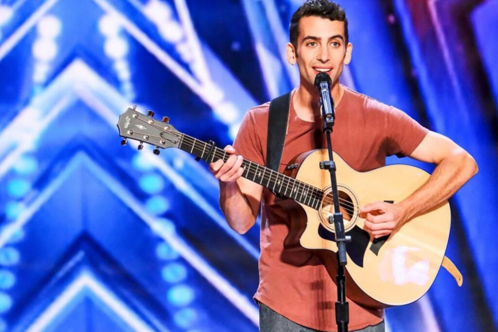 La chanson du fromage parmesan de Ben Lapidus est disponible en streaming La chanson du fromage parmesan de Ben Lapidus est disponible en streaming
