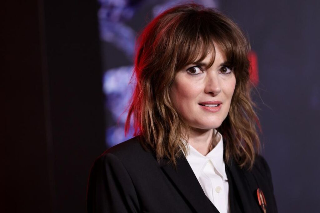 Winona Ryder a déjà été choisie pour un film en raison d’une controverse, mais a été licenciée pour avoir volé sur le plateau