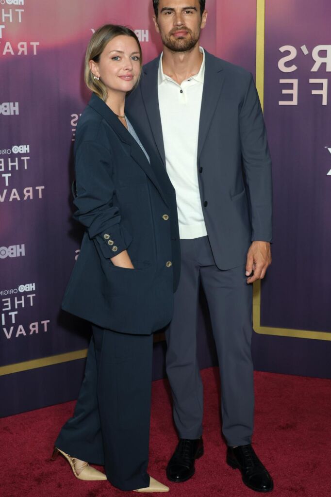 La femme de Theo James ne voudrait pas sortir avec lui