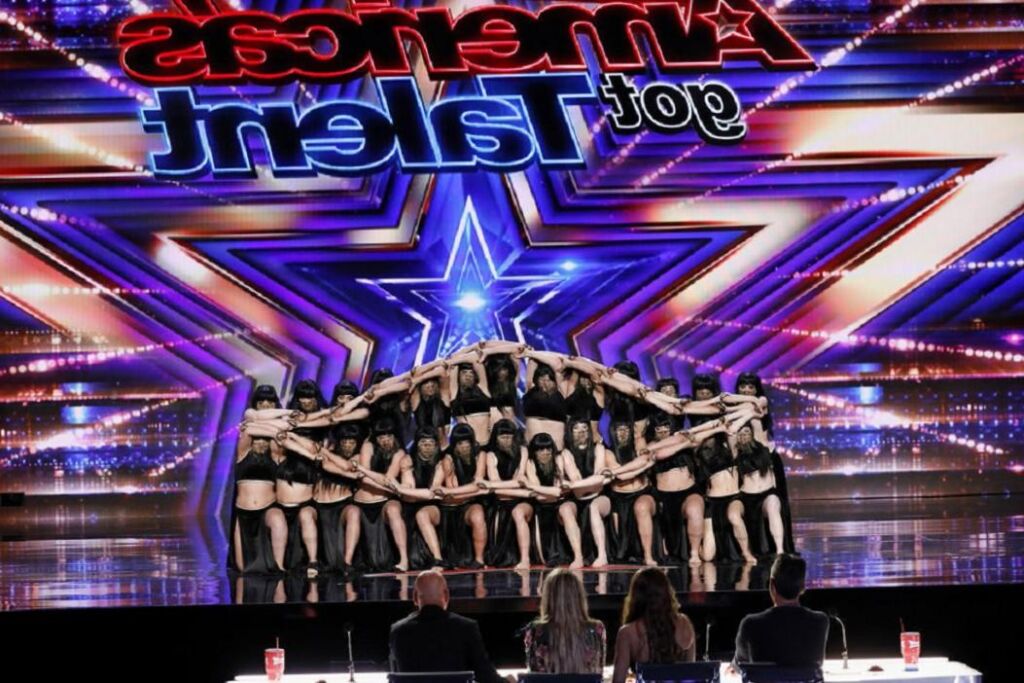 Simon Cowell a jugé Mayyas Dance Crew déjà dans une autre série « Got Talent » Simon Cowell a jugé Mayyas Dance Crew déjà dans une autre série « Got Talent »