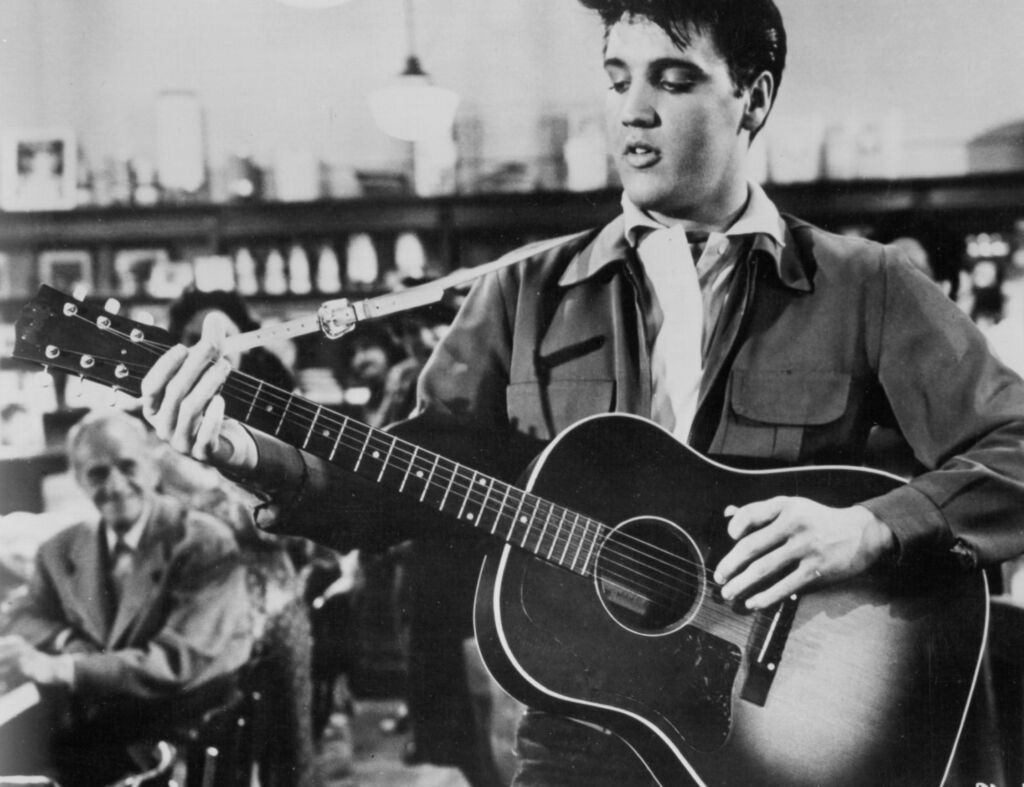 Tom Hanks a crié quand il a entendu 1 chanson d’Elvis Presley Tom Hanks a crié quand il a entendu 1 chanson d’Elvis Presley