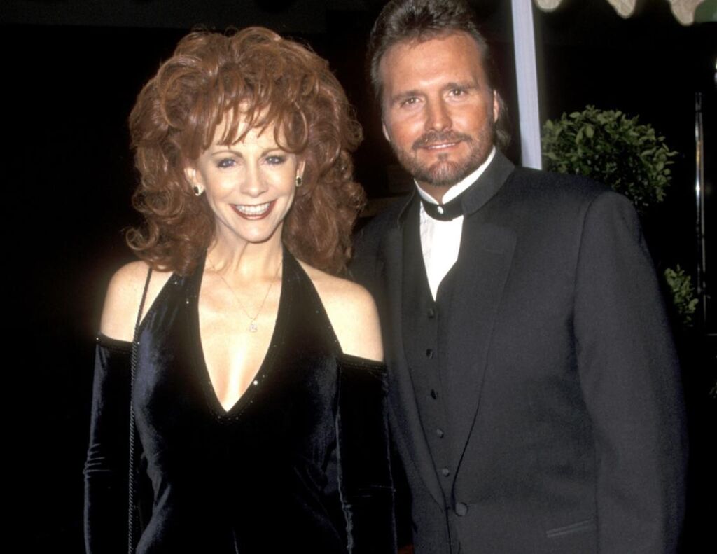 Narvel Blackstock s’est senti « mal à l’aise » après le premier divorce de Reba McEntire parce qu’il était « copain » avec son mari Narvel Blackstock s’est senti « mal à l’aise » après le premier divorce de Reba McEntire parce qu’il était « copain » avec son mari