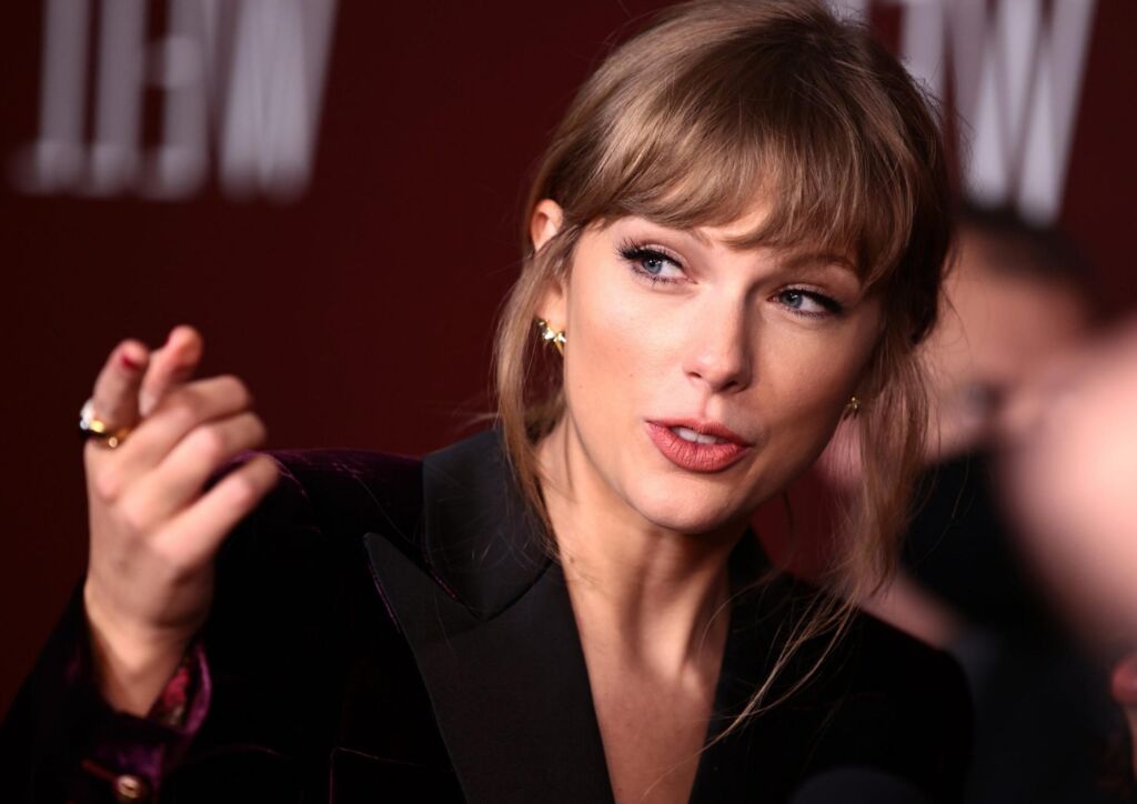 1 Chanson de Taylor Swift a inspiré 2 personnages préférés des fans dans « Thor : Love and Thunder » 1 Chanson de Taylor Swift a inspiré 2 personnages préférés des fans dans « Thor : Love and Thunder »