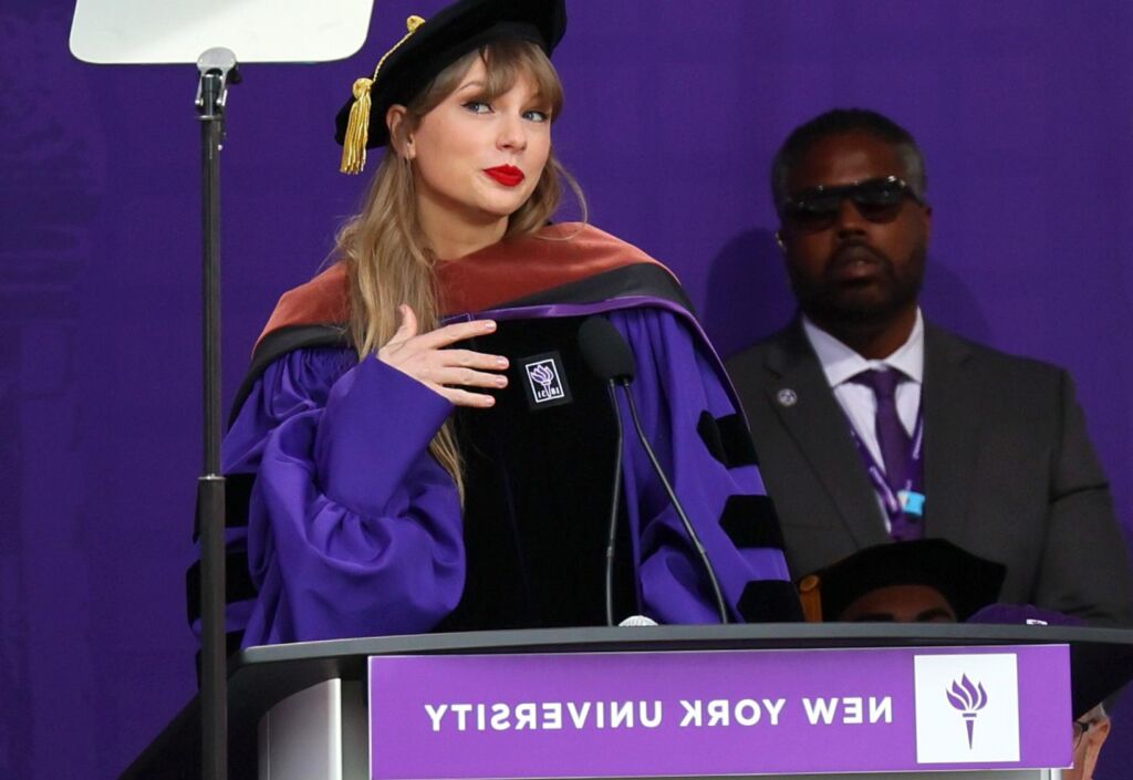 L’empreinte carbone de Taylor Swift est « perfide » – Swifties se moque de son utilisation de jet privé L’empreinte carbone de Taylor Swift est « perfide » – Swifties se moque de son utilisation de jet privé