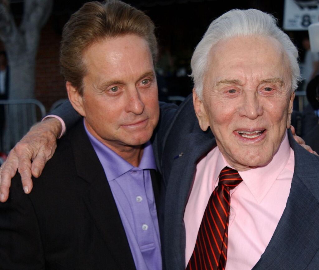 Kirk Douglas et Michael Douglas n’ont pas pu susciter l’intérêt du studio pour le film oscarisé Kirk Douglas et Michael Douglas n’ont pas pu susciter l’intérêt du studio pour le film oscarisé