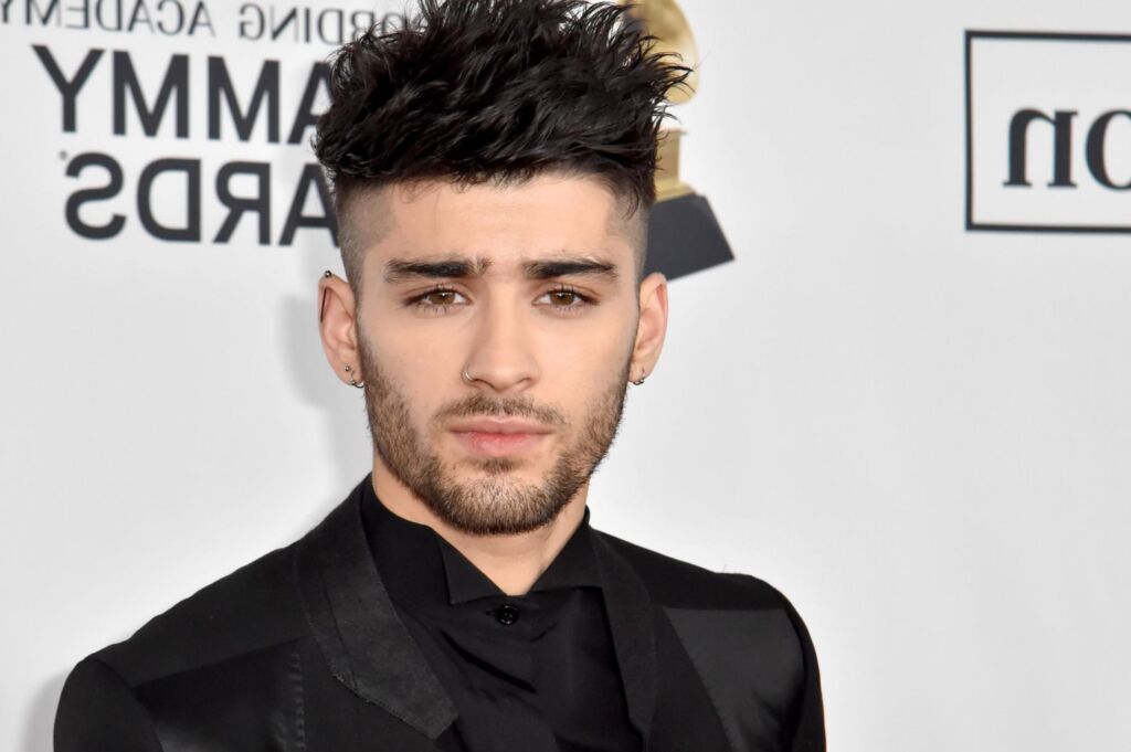 Zayn Malik chante « Night Changes » de One Direction dans une nouvelle vidéo Zayn Malik chante « Night Changes » de One Direction dans une nouvelle vidéo