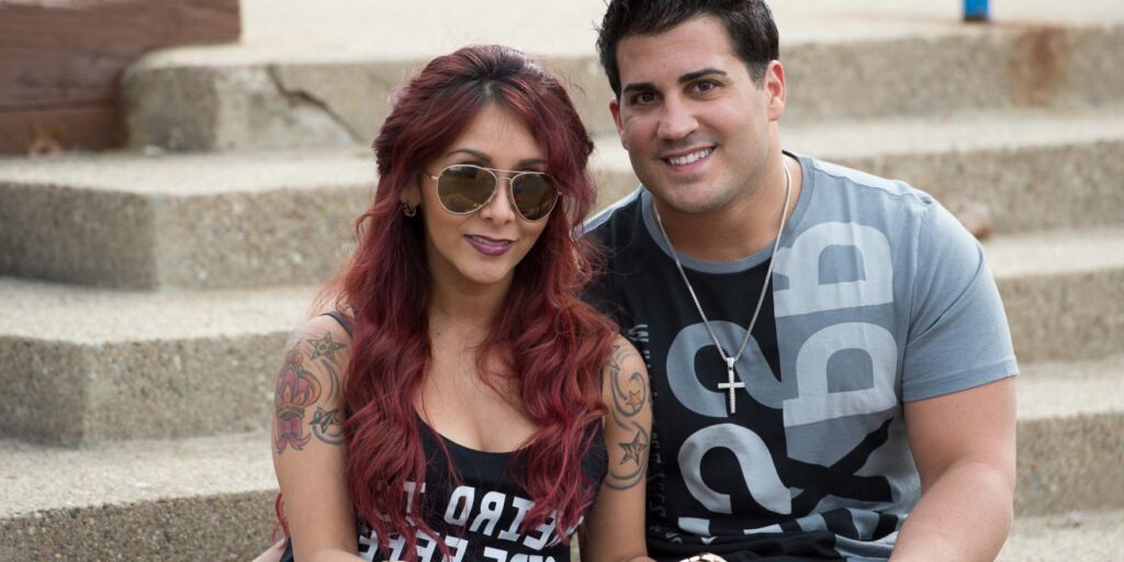 Nicole Polizzi explique aux fans pourquoi son mari Jionni LaValle n’apparaît pas sur la série MTV Nicole Polizzi explique aux fans pourquoi son mari Jionni LaValle n’apparaît pas sur la série MTV