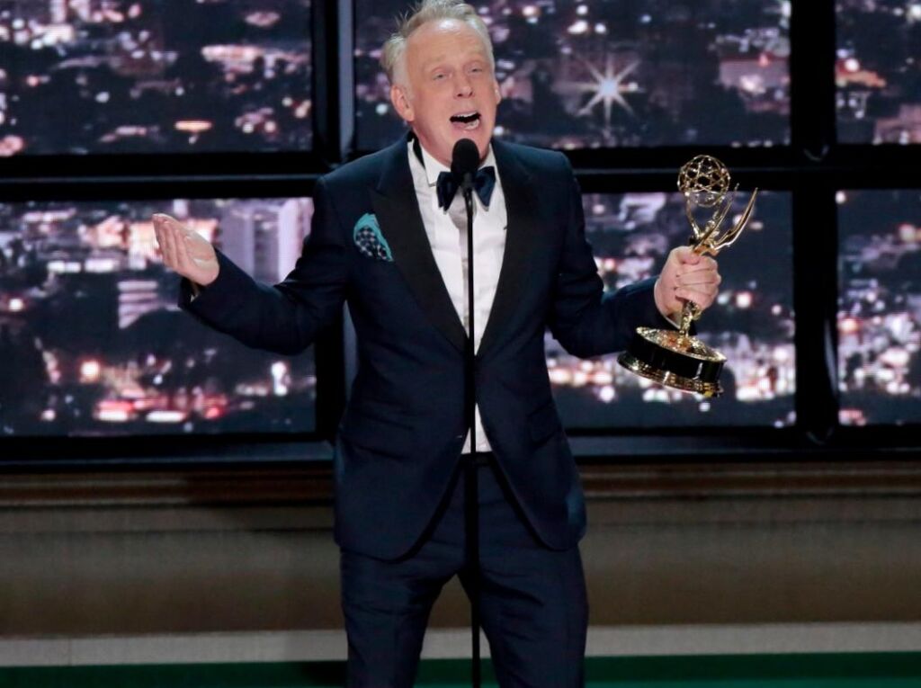 Le créateur de « The White Lotus » et ancien finaliste survivant remporte des Emmys consécutifs Le créateur de « The White Lotus » et ancien finaliste survivant remporte des Emmys consécutifs