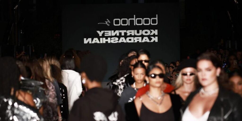 Boohoo et Pretty Little Thing sont accusés de greenwashing Boohoo et Pretty Little Thing sont accusés de greenwashing