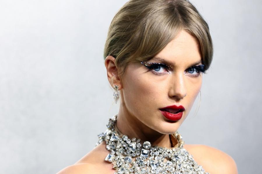 Taylor Swift révèle le nouveau titre de la chanson « Mastermind », chante « All Too Well » en 10 minutes lors d’une apparition surprise à Nashville – Rolling Stone Taylor Swift révèle le nouveau titre de la chanson « Mastermind », chante « All Too Well » en 10 minutes lors d’une apparition surprise à Nashville – Rolling Stone