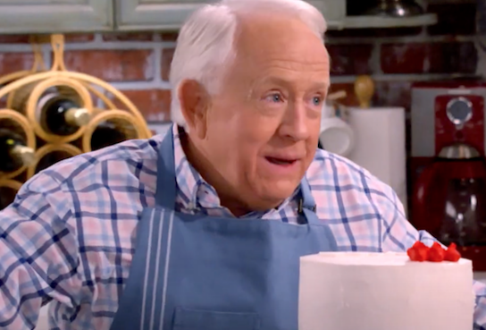 Vidéo hommage à Leslie Jordan sur ‘Call Me Kat’ — Regardez