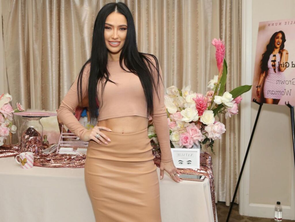 L’ex-femme de Johnny Manziel, Bre Tiesi, a parcouru un long chemin depuis leur séparation il y a 3 ans