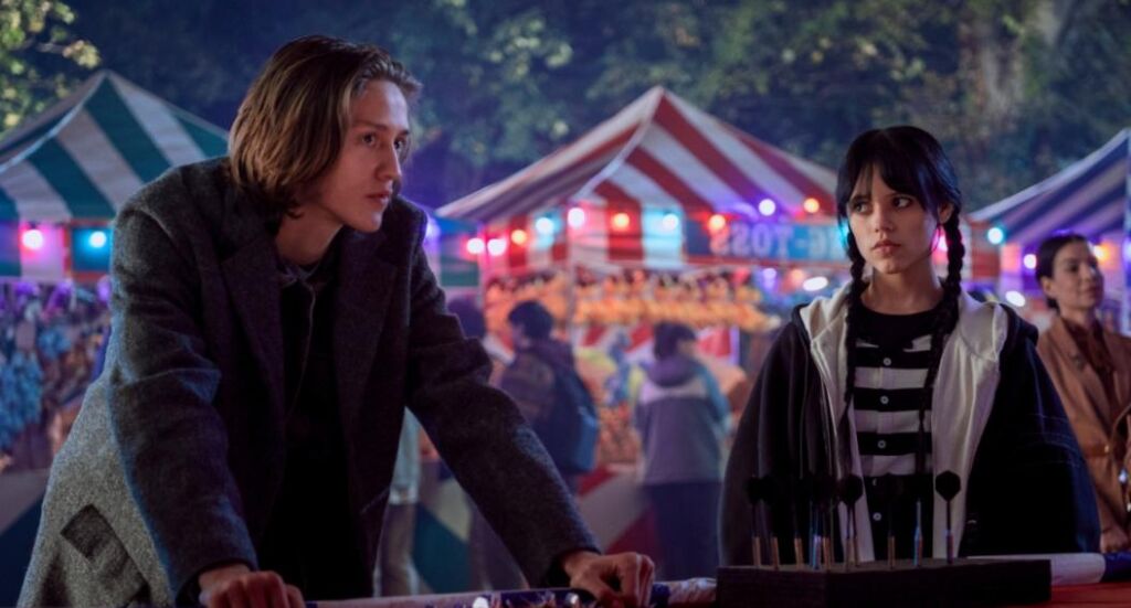 « Mercredi » : Jenna Ortega ne voulait pas de triangle amoureux pour son personnage : « Elle n’est pas folle de garçon »