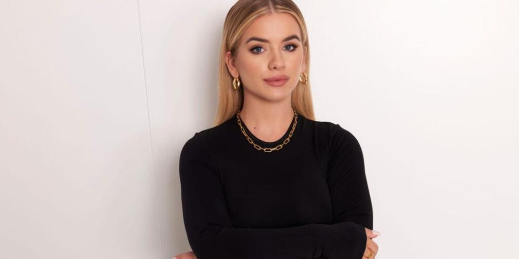 Grace Beverley, influenceuse de fitness et PDG, partage sa routine matinale