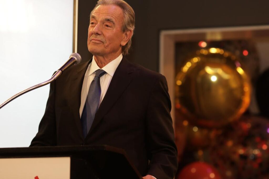 Eric Braeden se remet d’une chirurgie de remplacement du genou