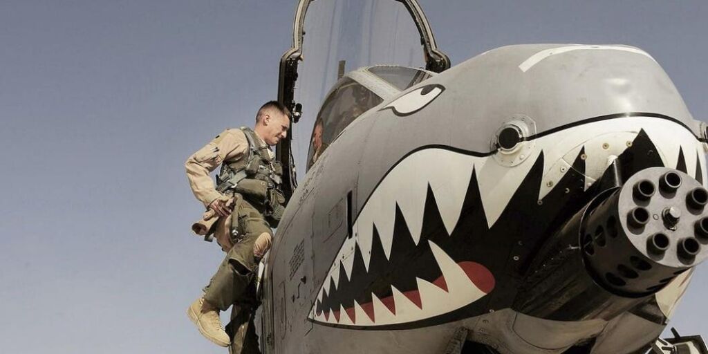 Voici pourquoi certains Warthogs a-10 ont une redoutable peinture de guerre en dents de requin