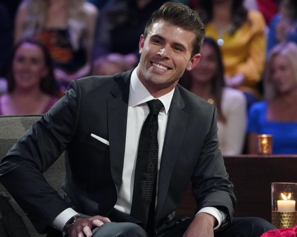 Certains fans pensent que Zach ressemble à Perez Hilton