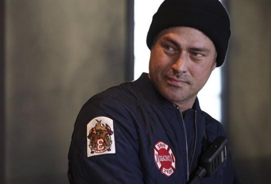 Taylor Kinney quitte « Chicago Fire » dans la saison 11 – Absence de Severide Taylor Kinney quitte « Chicago Fire » dans la saison 11 – Absence de Severide