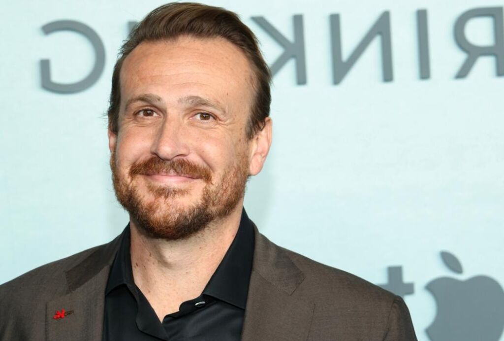 Jason Segel brise le silence sur le spin-off de « HIMYM » et fait une apparition