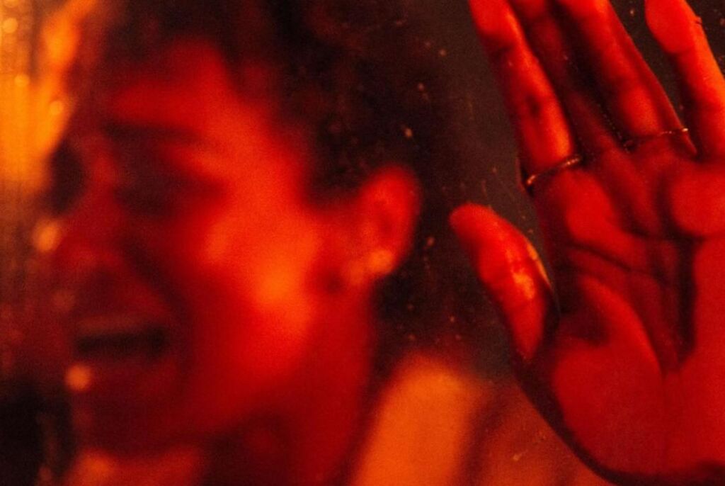 Critique du film Sundance : « Talk to Me » évoque intelligemment les mauvais esprits