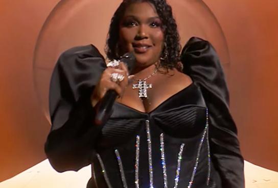 Regardez la performance de Lizzo aux Grammys 2023 Regardez la performance de Lizzo aux Grammys 2023