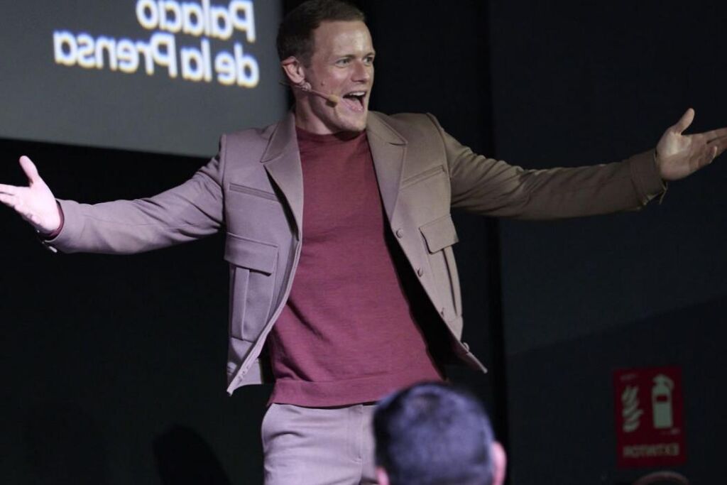 Sam Heughan, star d’Outlander, est désespéré d’apparaître dans cette autre série fantastique