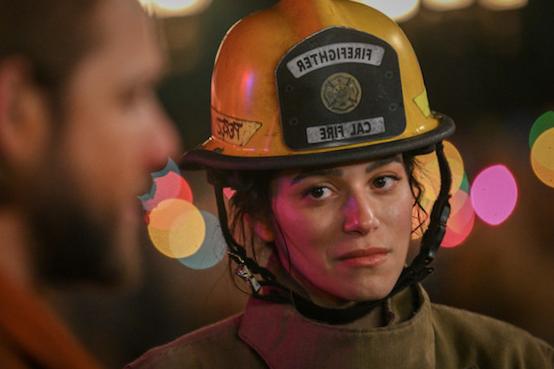 Finale ‘Fire Country’: Stephanie Arcila sur le retour de la prison de Bode, la réaction de Gabriela