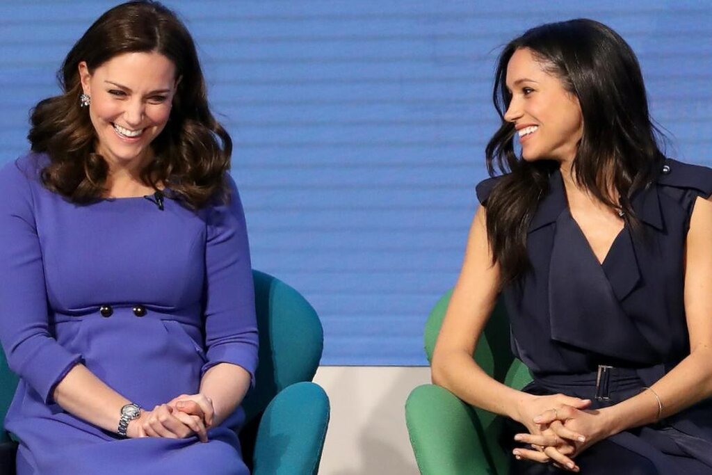 Meghan Markle a une fois offert à Kate Middleton une « offrande de paix élégante » après un combat de demoiselle d’honneur, selon un expert