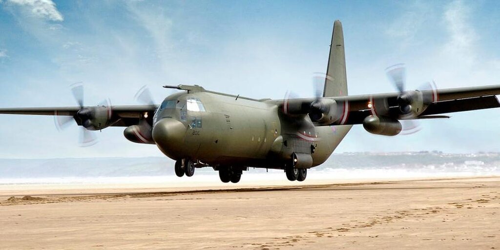 Opérateurs spéciaux de l’US Air Force à la recherche de routes et de plages sur lesquelles atterrir Opérateurs spéciaux de l’US Air Force à la recherche de routes et de plages sur lesquelles atterrir