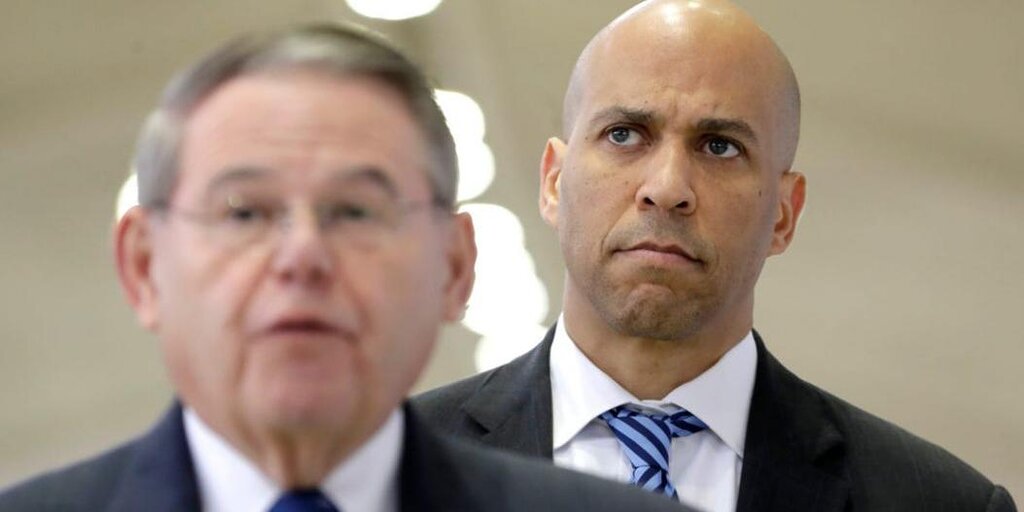 Cory Booker a peut-être porté le coup final à la carrière de Bob Menendez Cory Booker a peut-être porté le coup final à la carrière de Bob Menendez