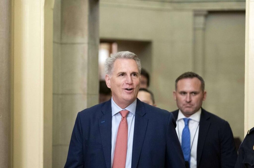 Un petit groupe à la Chambre des représentants continue de bloquer les efforts visant à empêcher la fermeture du gouvernement