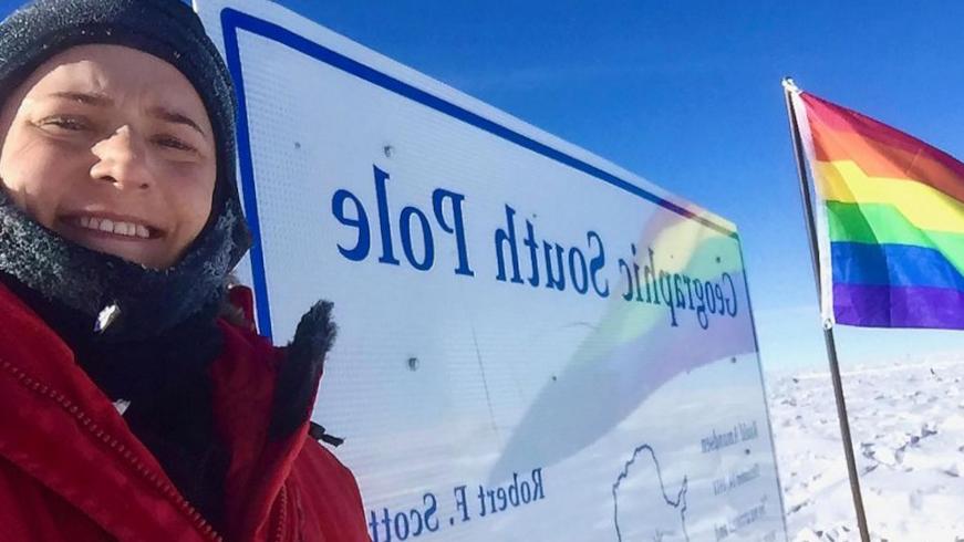Sur une base américaine en Antarctique touchée par des plaintes pour harcèlement, les travailleurs n’ont pas le droit d’acheter de l’alcool dans les bars Sur une base américaine en Antarctique touchée par des plaintes pour harcèlement, les travailleurs n’ont pas le droit d’acheter de l’alcool dans les bars