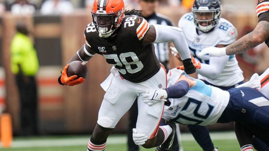 L’ailier rapproché des Cleveland Browns, David Njoku, brûlé au visage et au bras dans un accident à la maison alors qu’il allumait un foyer L’ailier rapproché des Cleveland Browns, David Njoku, brûlé au visage et au bras dans un accident à la maison alors qu’il allumait un foyer