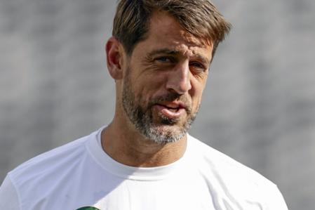 Aaron Rodgers rejoint les Jets et devrait assister à leur match contre les Chiefs, selon une source AP Aaron Rodgers rejoint les Jets et devrait assister à leur match contre les Chiefs, selon une source AP