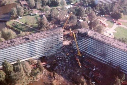 Ce jour-là, le 4 octobre : un avion s’écrase sur un immeuble à Amsterdam