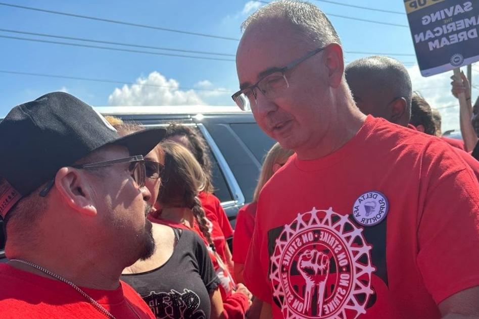 Le président de l’UAW, Shawn Fain, fera le point alors que la grève entame son 22e jour